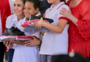 #Durango. Niños, niñas y jóvenes laguneros preparados y equipados para el próximo ciclo escolar, gracias a apoyos brindado por Marisol y Esteban*