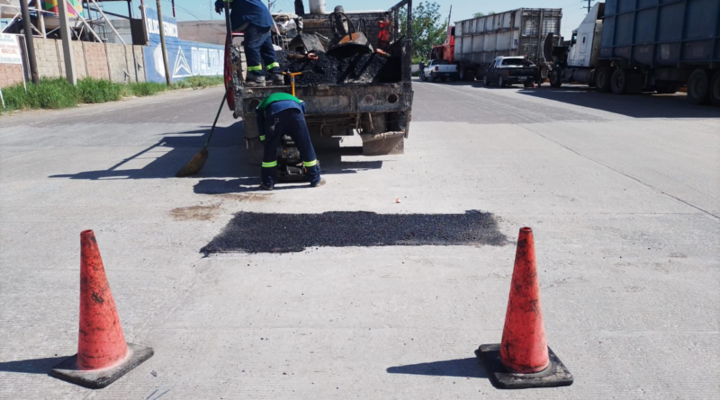 #GP. Continúa el programa permanente de bacheo en Gómez Palacio