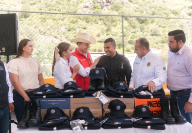 #Durango. Marisol y Esteban hacen entrega histórica de 38 obras para Guanaceví