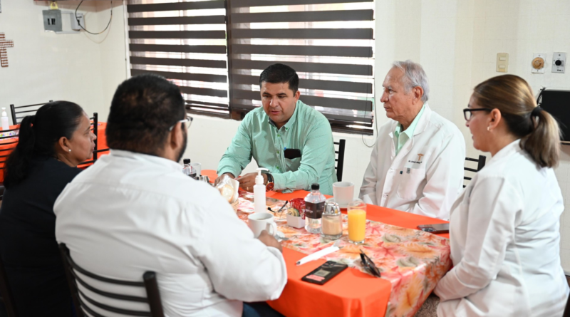 #Lerdo. ENCABEZA HOMERO MARTÍNEZ REUNIÓN DE TRABAJO CONTRA EL DENGUE*