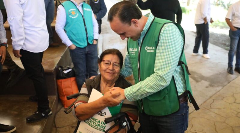 #Coahuila. ENTREGA MANOLO MÁS DE MIL 800 ESCRITURAS EN COAHUILA