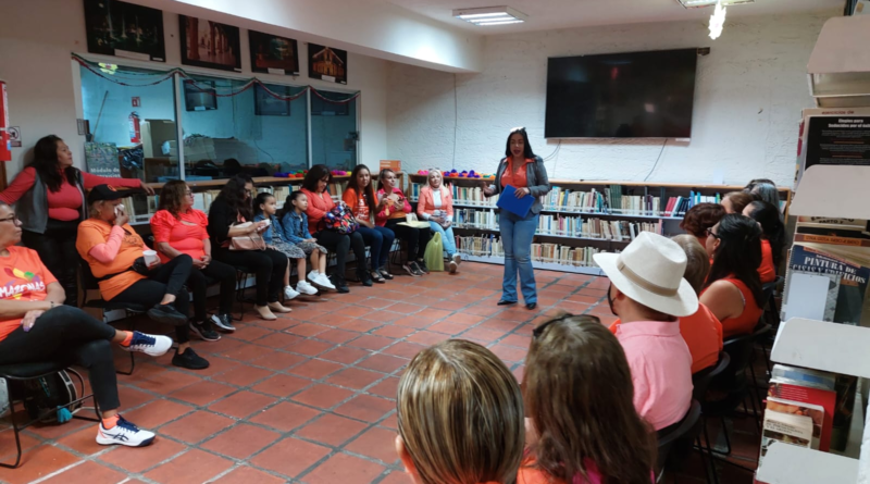 #Lerdo. IMPARTEN CAFÉ LITERARIO «NO VIOLENCIA» EN BIBLIOTECA BENITO JUÁREZ*