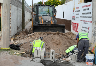 #Lerdo. SUPERVISA HOMERO MARTÍNEZ PAVIMENTACIÓN DE CONCRETO EN PRIVADA CHIHUAHUA*