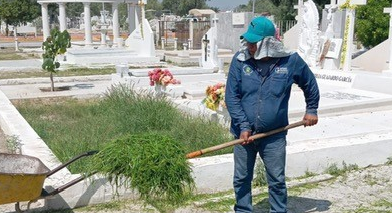 #GP. Ayuntamiento realiza labores de limpieza en panteones de Gómez Palacio