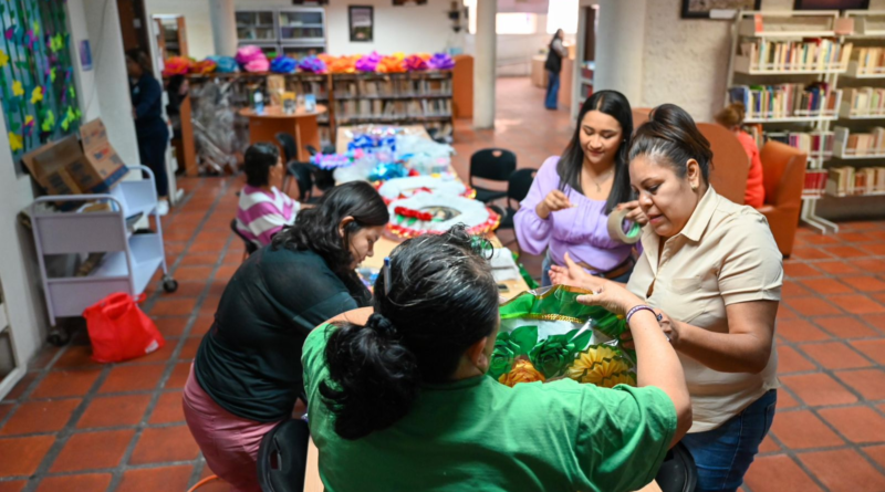 #Lerdo. CONCLUYE CON ÉXITO TALLER DE CORONAS DECORATIVAS EN BIBLIOTECA DE LERDO*