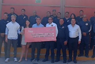 #Torreón. Entregan donativo de campaña «Que rico es ayudar» a bomberos de Torreón