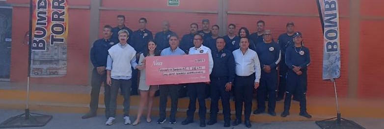 #Torreón. Entregan donativo de campaña «Que rico es ayudar» a bomberos de Torreón