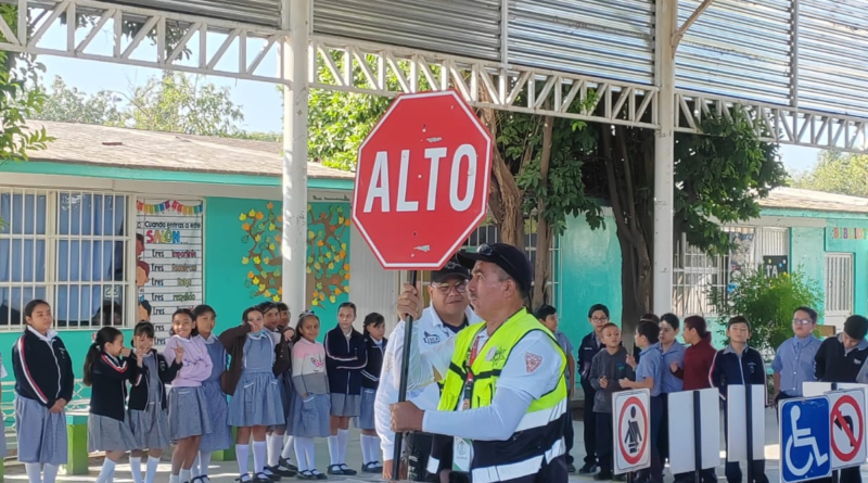 #Lerdo. CAPACITAN A ALUMNOS DE PRIMARIA LÁZARO CÁRDENAS LERDO EN ‘SEGURIDAD VIAL’*