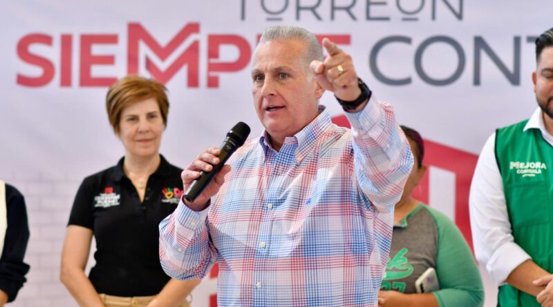 #Torreón. Román Alberto Cepeda González entrega techumbre en Rancho Alegre y lleva los servicios de la brigada “Torreón Siempre Contigo”