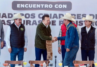 #Durango es referente en ganado de primera calidad; reconoce Esteban a productores que triunfaron en Expo Ganadera Chihuahua*