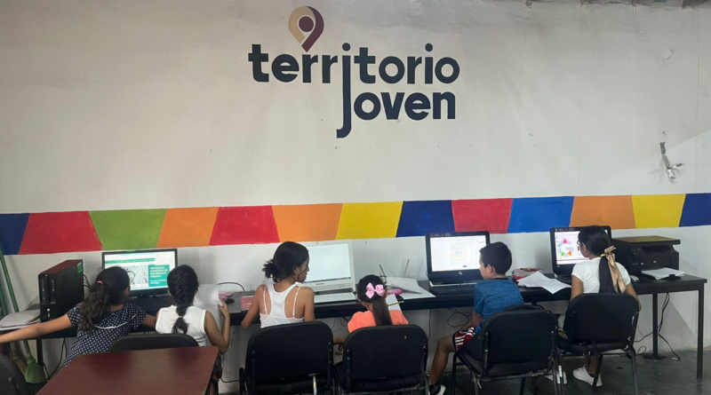 #GP. Ofrecen cursos de computación gratuitos en el Centro Poder Joven del ejido La Esmeralda