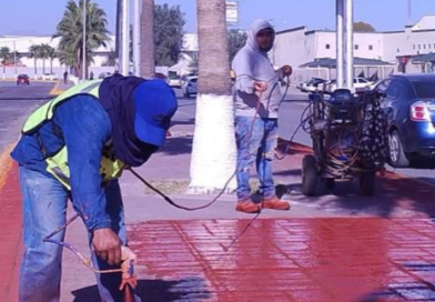 #GP. Ayuntamiento de Gómez Palacio realiza mantenimiento y embellecimiento en vialidades, camellones y cordonería en vías de mayor afluencia*