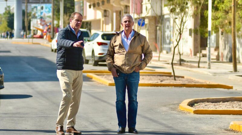 #Torreón. Román Alberto Cepeda González supervisa la obra del Corredor Matamoros