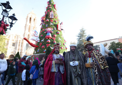 #Coahuila. CONVIVEN MANOLO Y PAOLA CON CIENTOS DE FAMILIAS EN LA TRADICIONAL ROSCA DE REYES