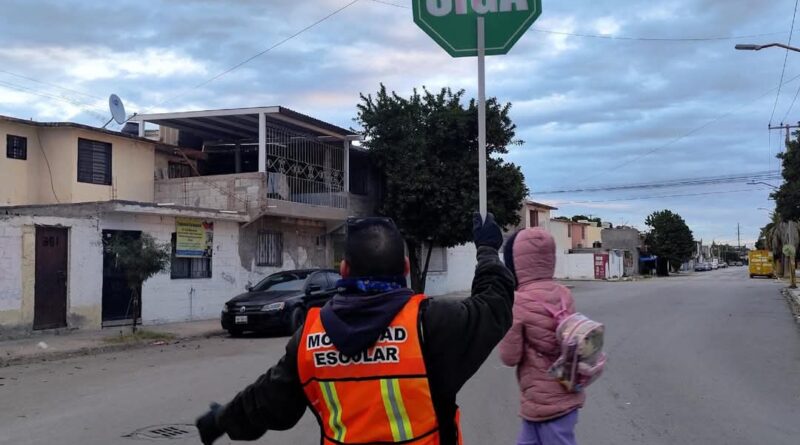 #Torreón. Agentes de vialidad despliegan operativo por regreso a clases