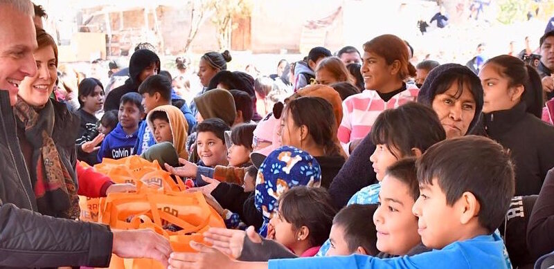 #Torreón. Alcalde entrega 300 kits del programa “Abrígate Torreón”