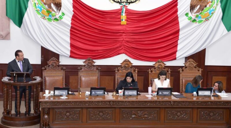 #CongresoCoahuila. Felipe González presenta punto de acuerdo para evitar que instituciones bancarias obliguen a los usuarios a contratar notarios específicos para trámites determinados