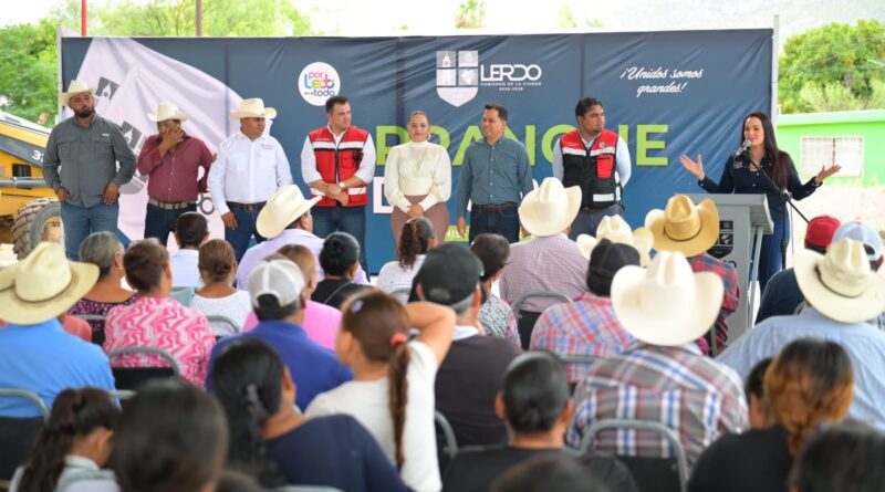 #Lerdo. PRESIDENTA CUMPLE COMPROMISO CON POBLADORES DEL EJIDO 21 DE MARZO; INICIA REHABILITACIÓN DE LA PLAZA PRINCIPAL*