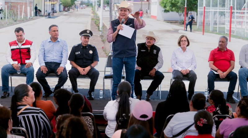 #Durango. Con nuevas calles, obras de agua y drenaje y más patrullas, el gobernador Esteban Villegas mejora la vida de las familias de Guadalupe Victoria*