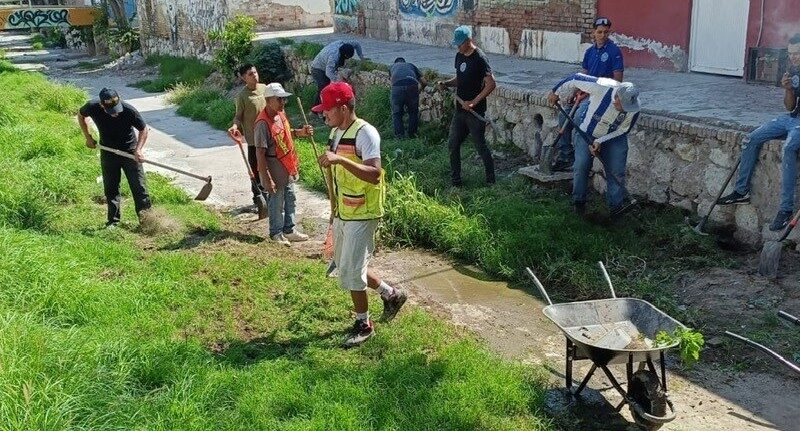 #Torreón. MANTIENE MUNICIPIO LIMPIEZA DE BOCAS DE TORMENTA Y CANALES PARA PREVENIR INUNDACIONES