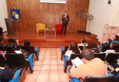#UAdeC. Comparte Rector sus Libros Favoritos con la Comunidad Universitaria de la Preparatoria Dr. Mariano Narváez González