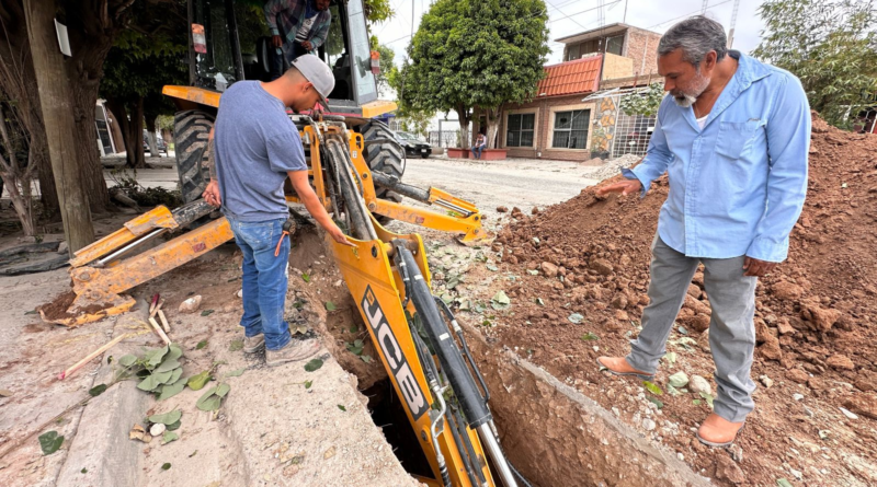 #GP. Por concluir rehabilitación de la red de drenaje en la calle Gustavo Baz de la colonia Fovissste*