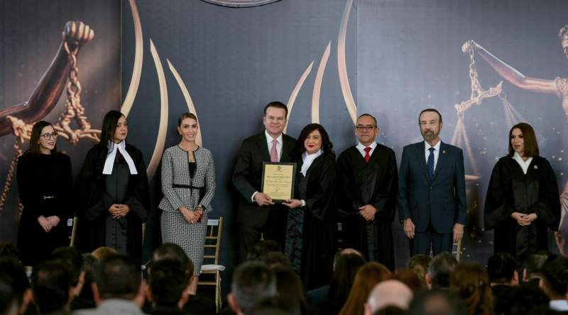 #Durango. Gobernador Esteban reconoce a juezas y jueces por su compromiso con la justicia y el estado de derecho en Durango*