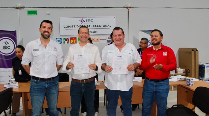 #Torreón. Felipe González recibe constancia de mayoría como diputado electo del Distrito 10