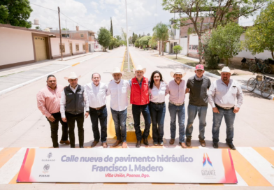 #Durango. Productores de Poanas reciben 80 toneladas de semilla de avena y familias estrenan la calle Francisco I. Madero para trasladarse con mayor seguridad* #Durango. Productores de Poanas reciben 80 toneladas de semilla de avena y familias estrenan la calle Francisco I. Madero para trasladarse con mayor seguridad*
