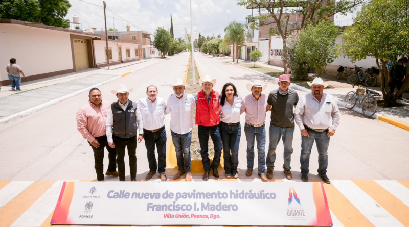 #Durango. Productores de Poanas reciben 80 toneladas de semilla de avena y familias estrenan la calle Francisco I. Madero para trasladarse con mayor seguridad*