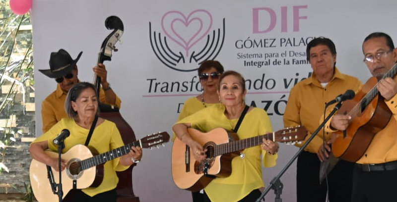 #GP. Celebran a abuelos de Gómez Palacio en el Club de la Tercera Edad*