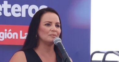#Lerdo. SUSY TORRECILLAS RECIBE PATRULLAS Y EQUIPAMIENTO DE SEGURIDAD POR PARTE DEL GOBERNADOR*
