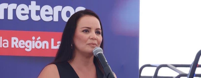 #Lerdo. SUSY TORRECILLAS RECIBE PATRULLAS Y EQUIPAMIENTO DE SEGURIDAD POR PARTE DEL GOBERNADOR*