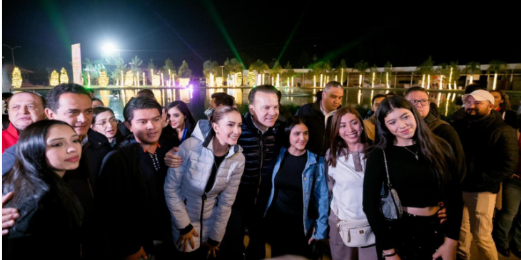 #Durango. Cientos de familias disfrutan la Feria Navideña en un ambiente familiar y de tradición*