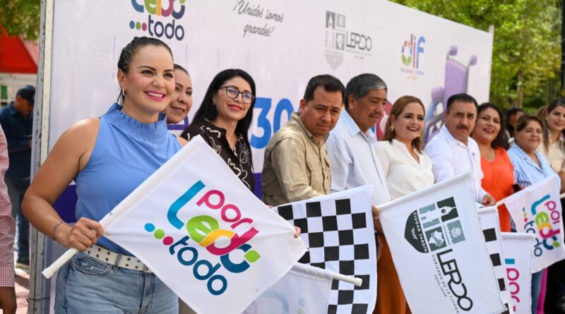 #Lerdo. SUSY TORRECILLAS DA BANDERAZO A LA ENTREGA DE LA BECA 300 EN PASEO SARABIA*
