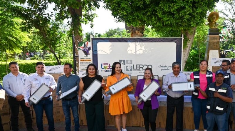 #Lerdo. ENTREGA SUSY TORRECILLAS 600 LUMINARIAS PARA FORTALECER LA ILUMINACIÓN Y SEGURIDAD EN LERDO*