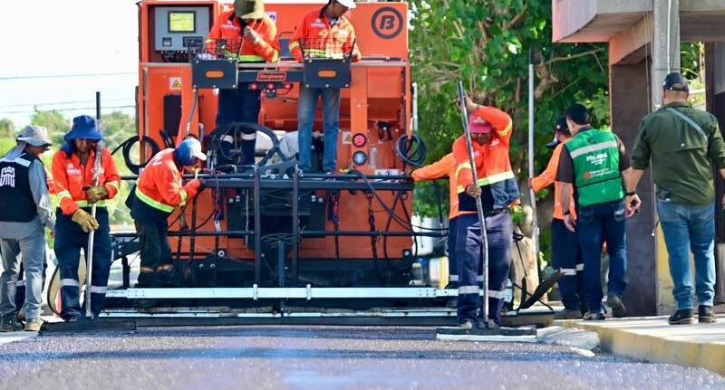 #Torreón. MARS SUPERVISA TRABAJOS DE MICROCARPETA ASFÁLTICA EN LA EDUARDO GUERRA