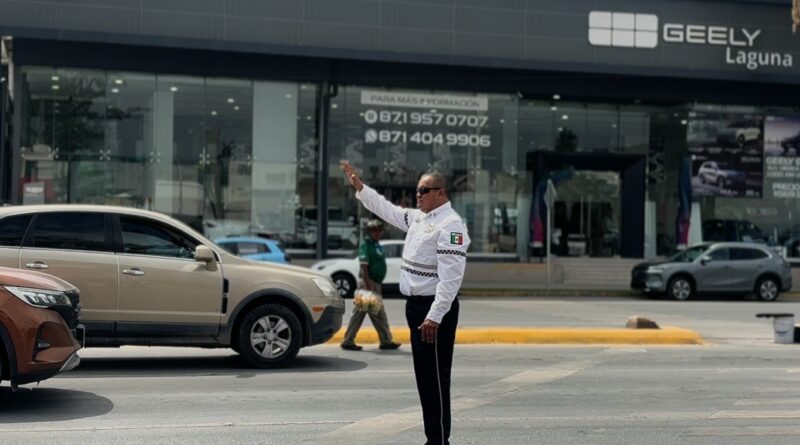 #Torreón. AGENTES PEDESTRES FORTALECEN LA SEGURIDAD VIAL EN CRUCEROS DE TORREÓN