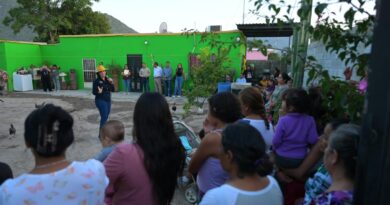 #Lerdo. SUSY TORRECILLAS SIGUE CERCANA A LA GENTE Y REALIZA ENTREGA DE APOYOS ALIMENTARIOS*