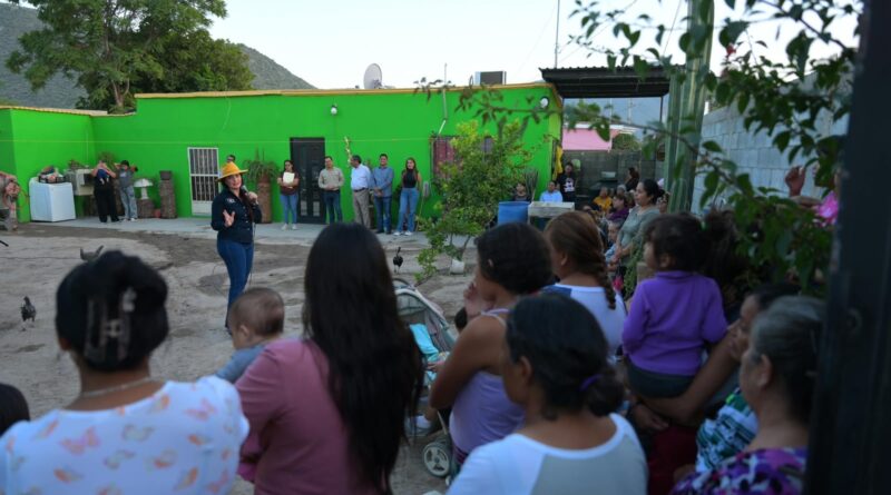 #Lerdo. SUSY TORRECILLAS SIGUE CERCANA A LA GENTE Y REALIZA ENTREGA DE APOYOS ALIMENTARIOS*